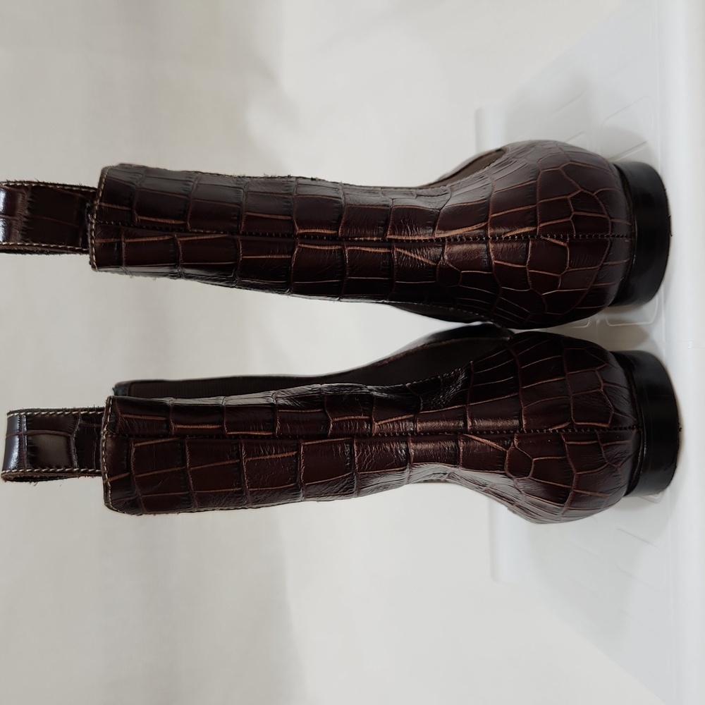 Chic Crocodile-Embossed Ankle Boots in Brown - Picture 7 of 8